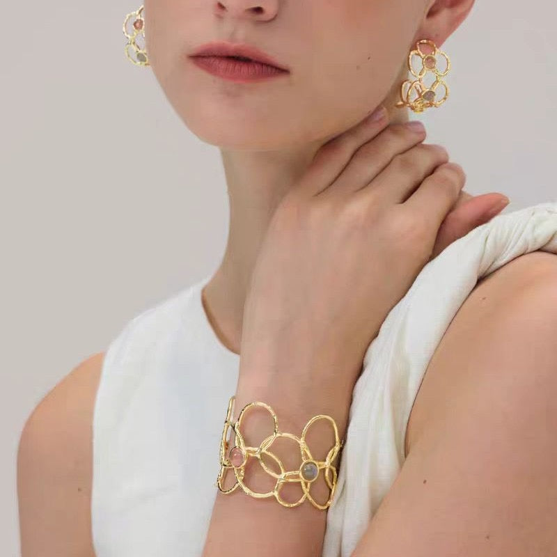 Openwork floral bracelet