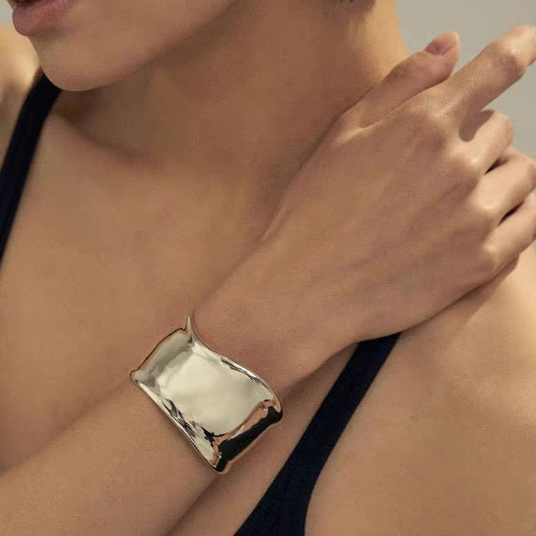 high-polish hand band