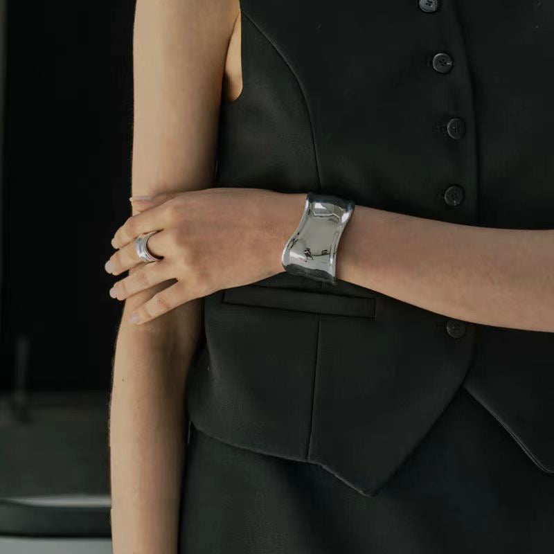 high-polish hand band