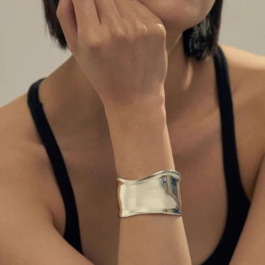 high-polish hand band
